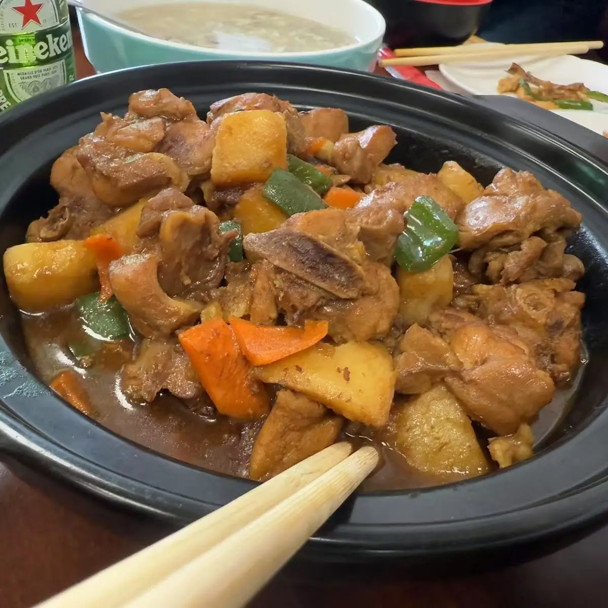 黄焖鸡 Braised Chicken